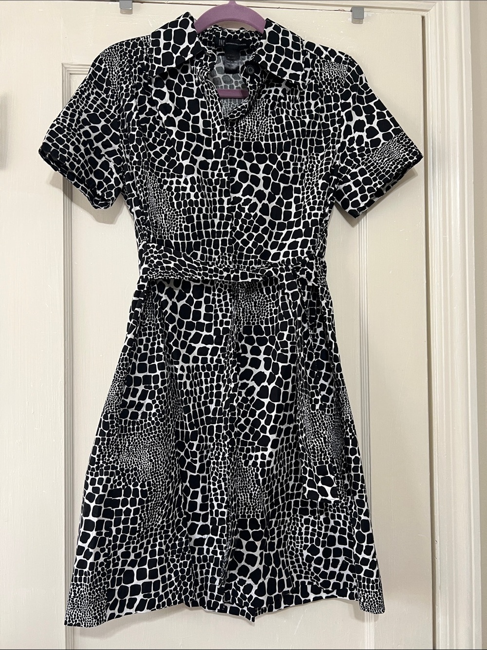INC International Concepts Black and White tie front Shirt Dress
